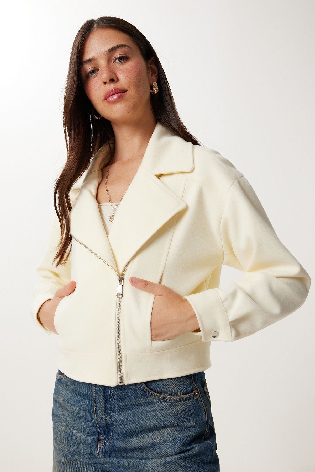 Krem Cepli Kısa Kaşe Ceket DD01372