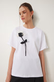 Beyaz Çiçek Armalı Pamuklu Örme T-Shirt ZV00295
