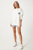 Ekru Nakışlı Armalı Şardonlu Oversize Sweatshirt NJ00160
