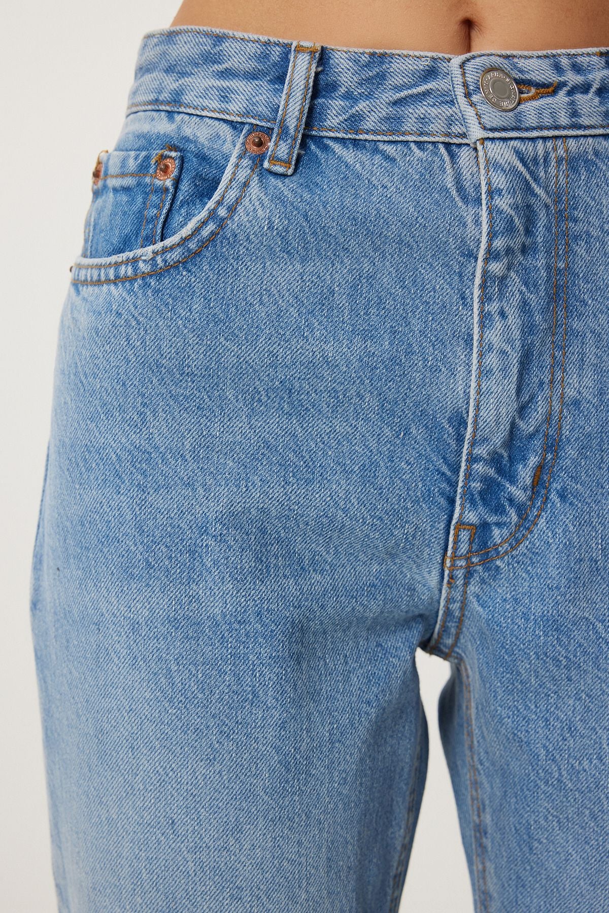 Açık Mavi Orta Bel Straight Jeans UT00025