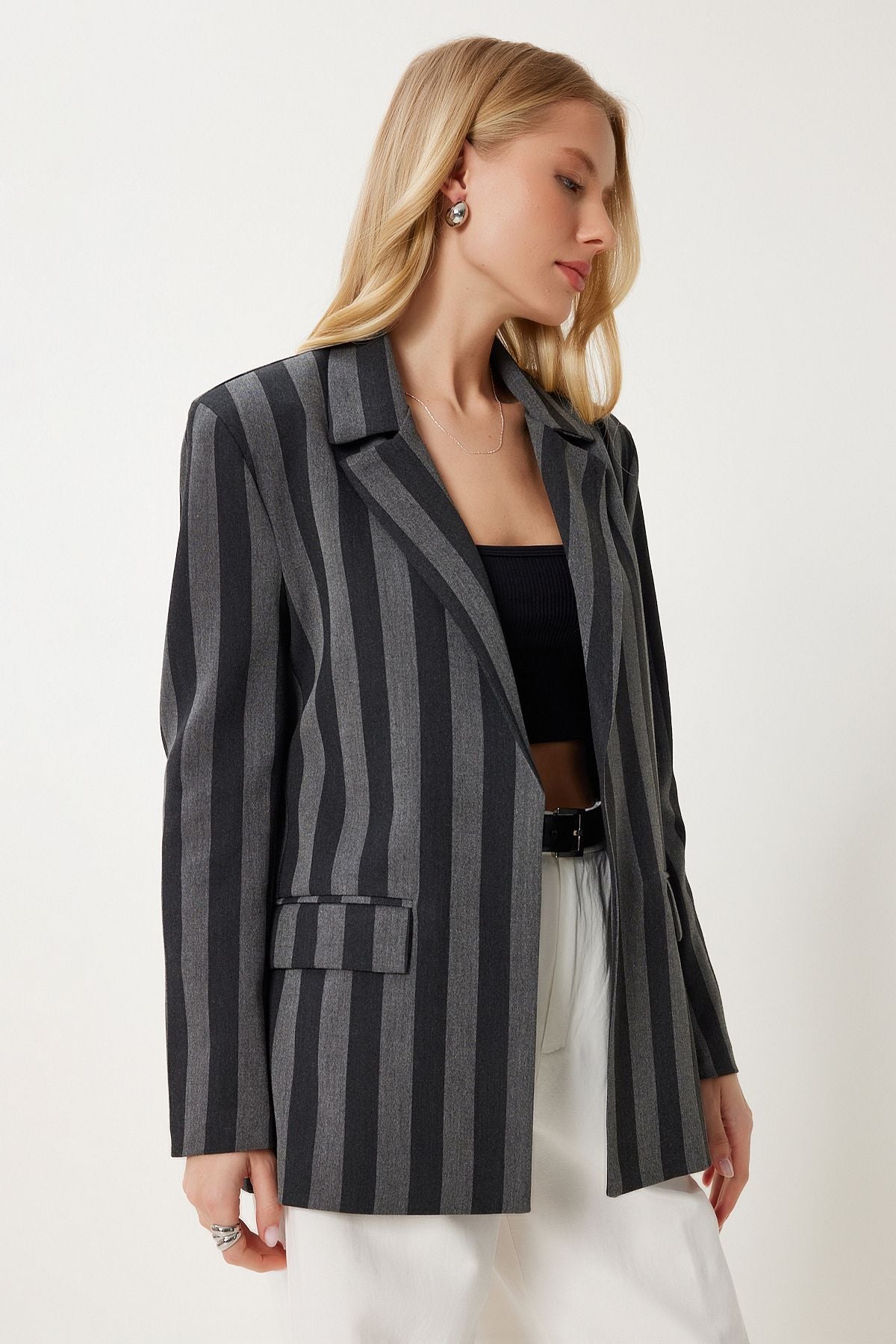 Gri Çizgili Oversize Mevsimlik Blazer Ceket MX00185