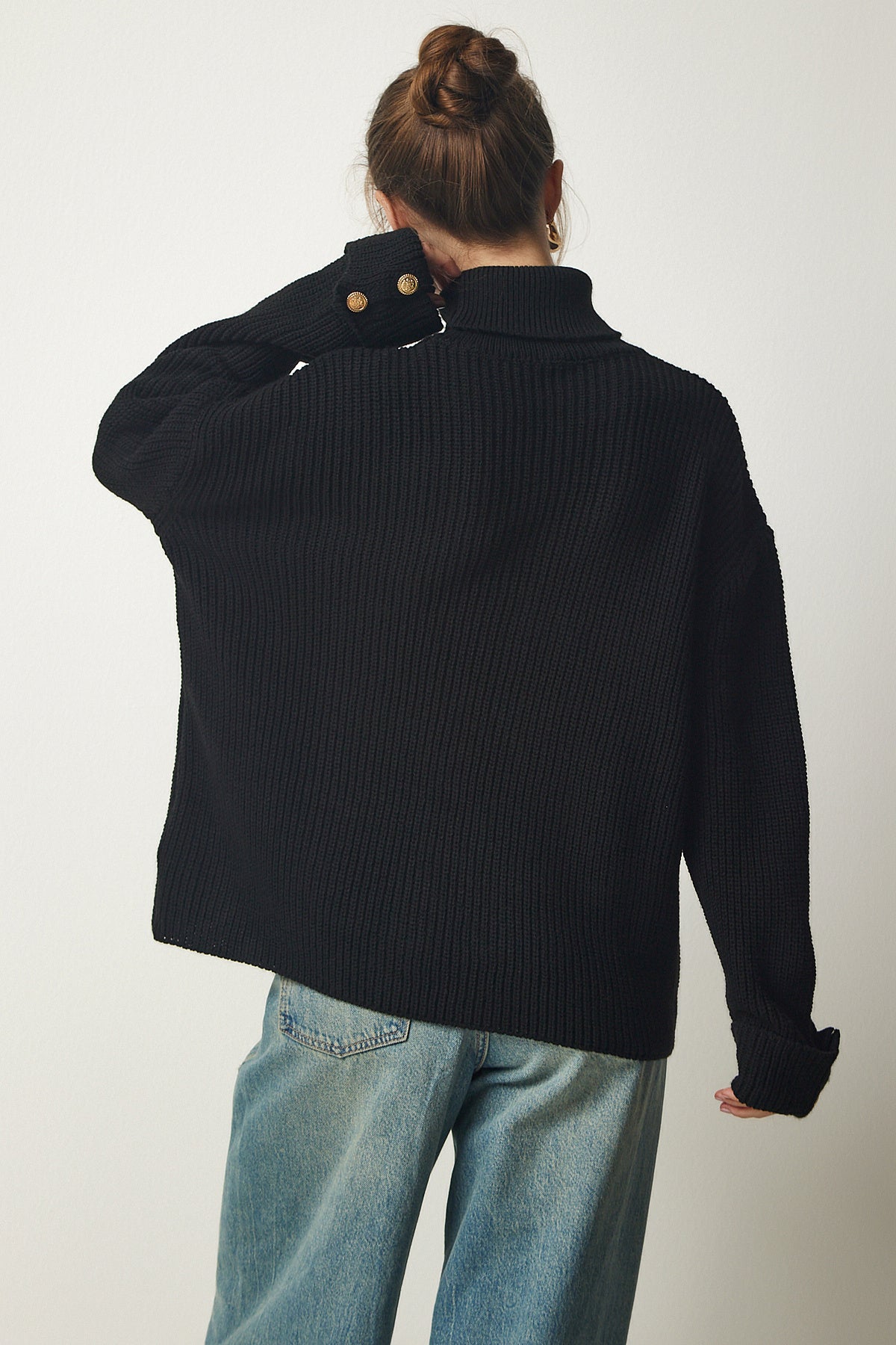Siyah Düğme Detaylı Balıkçı Yaka Oversize Triko Kazak YY00183