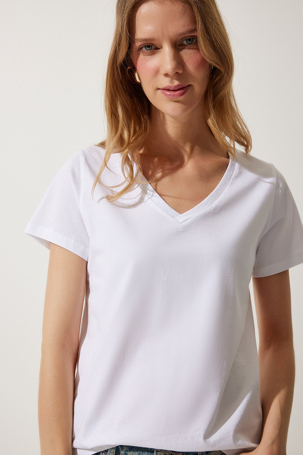 Beyaz V Yaka Basic Örme T-Shirt  UB00261