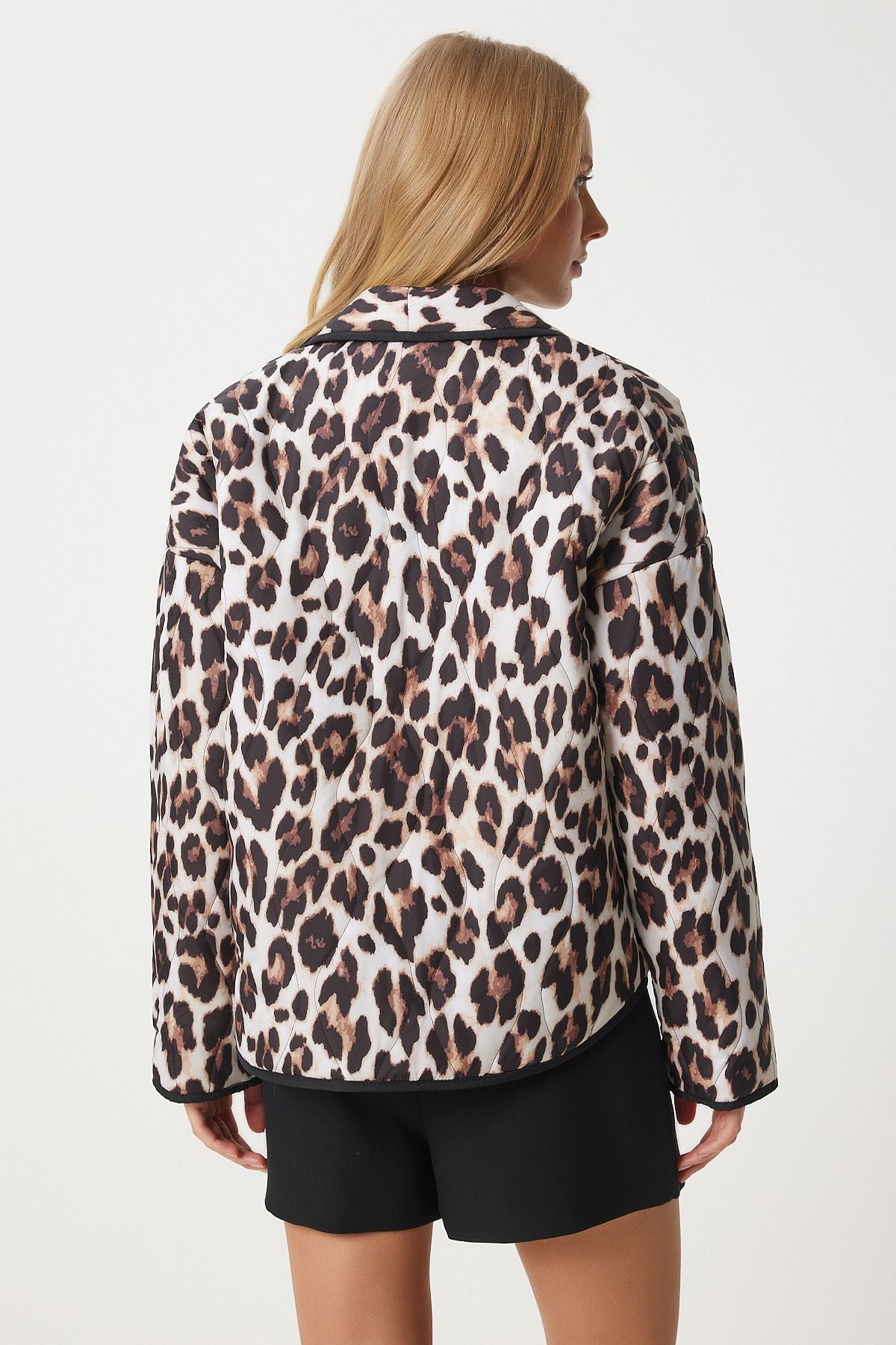 Bej Siyah Leopar Desenli Cepli Kapitone Mont NT00433