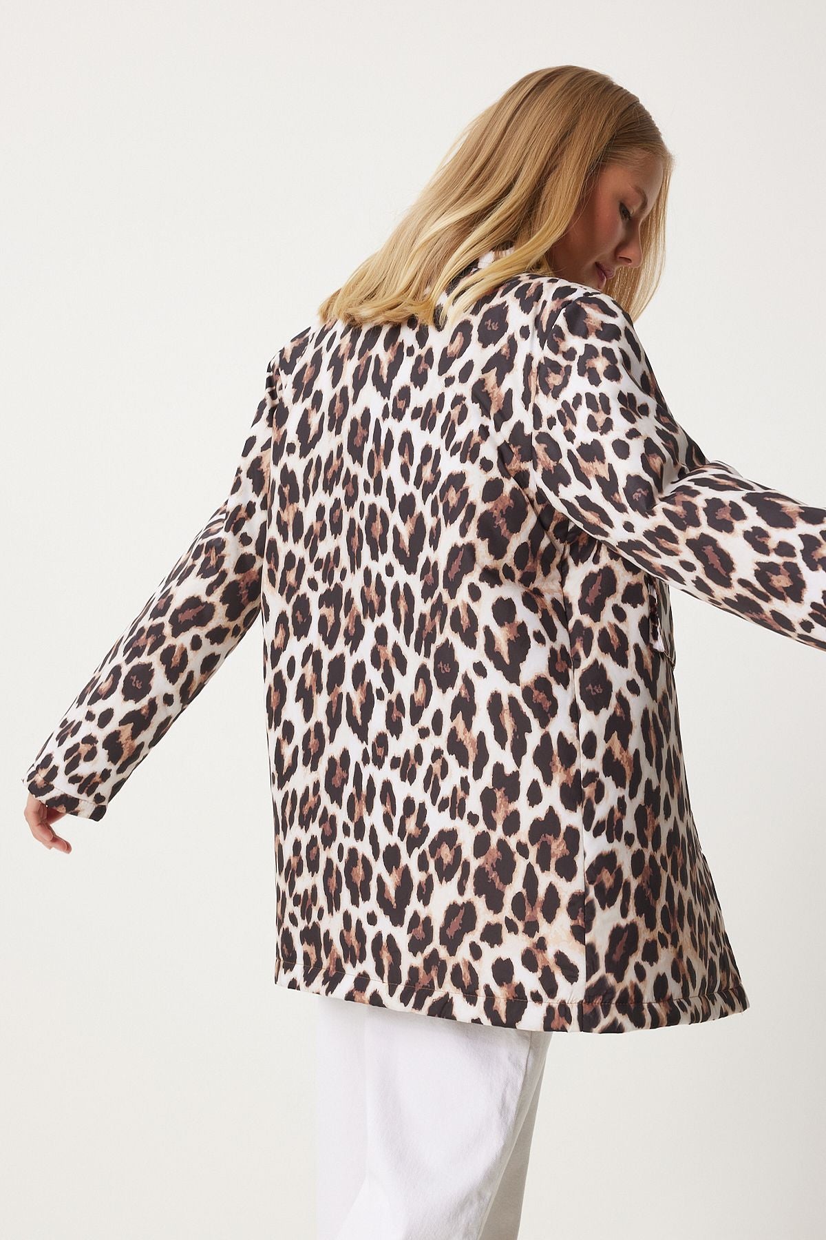 Siyah Bej Leopar Desenli Şişme Mont NT00432