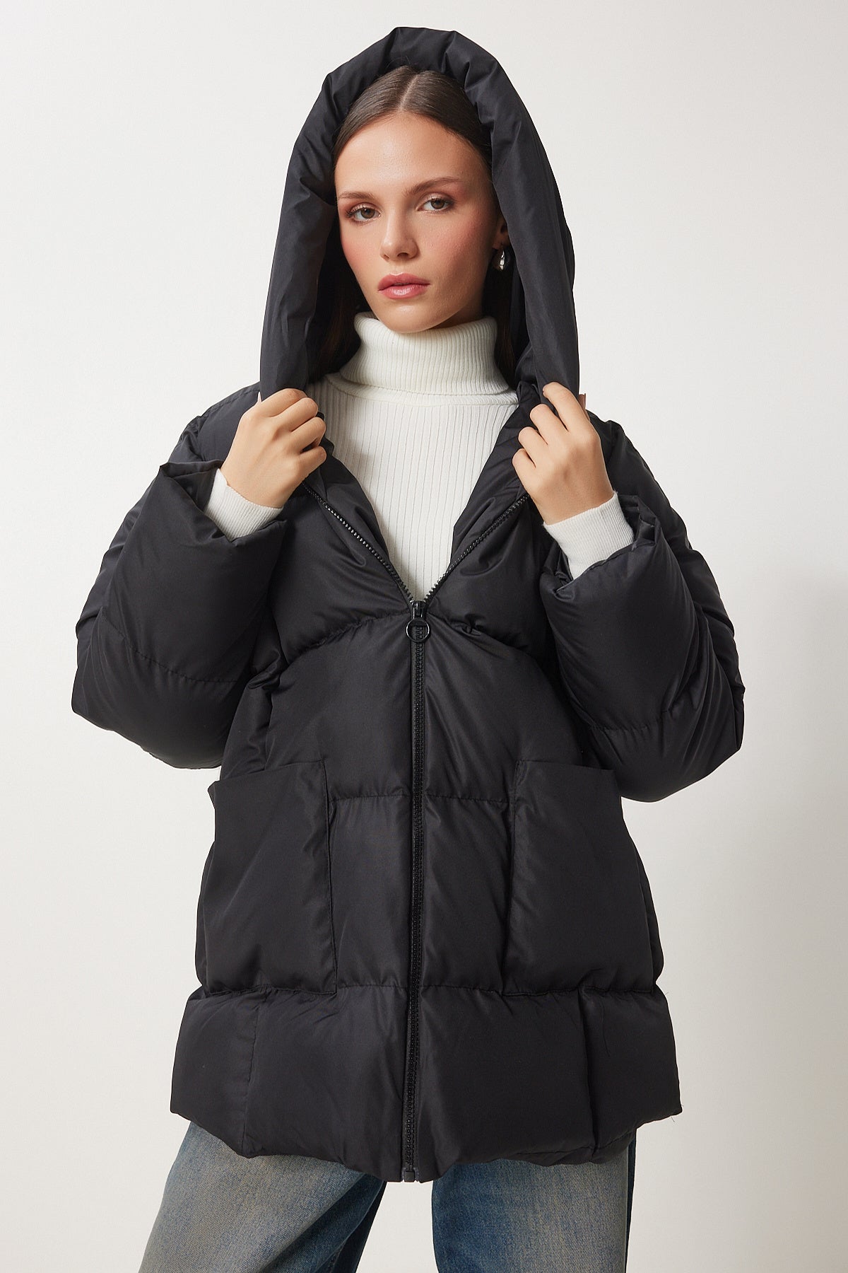 Siyah Kapüşonlu Oversize Şişme Mont RV00002