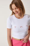 Beyaz Fiyonk Detaylı Crop T-Shirt MC00279