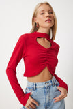 Kırmızı Cut Out Detaylı Büzgülü Crop Örme Bluz  FN03369