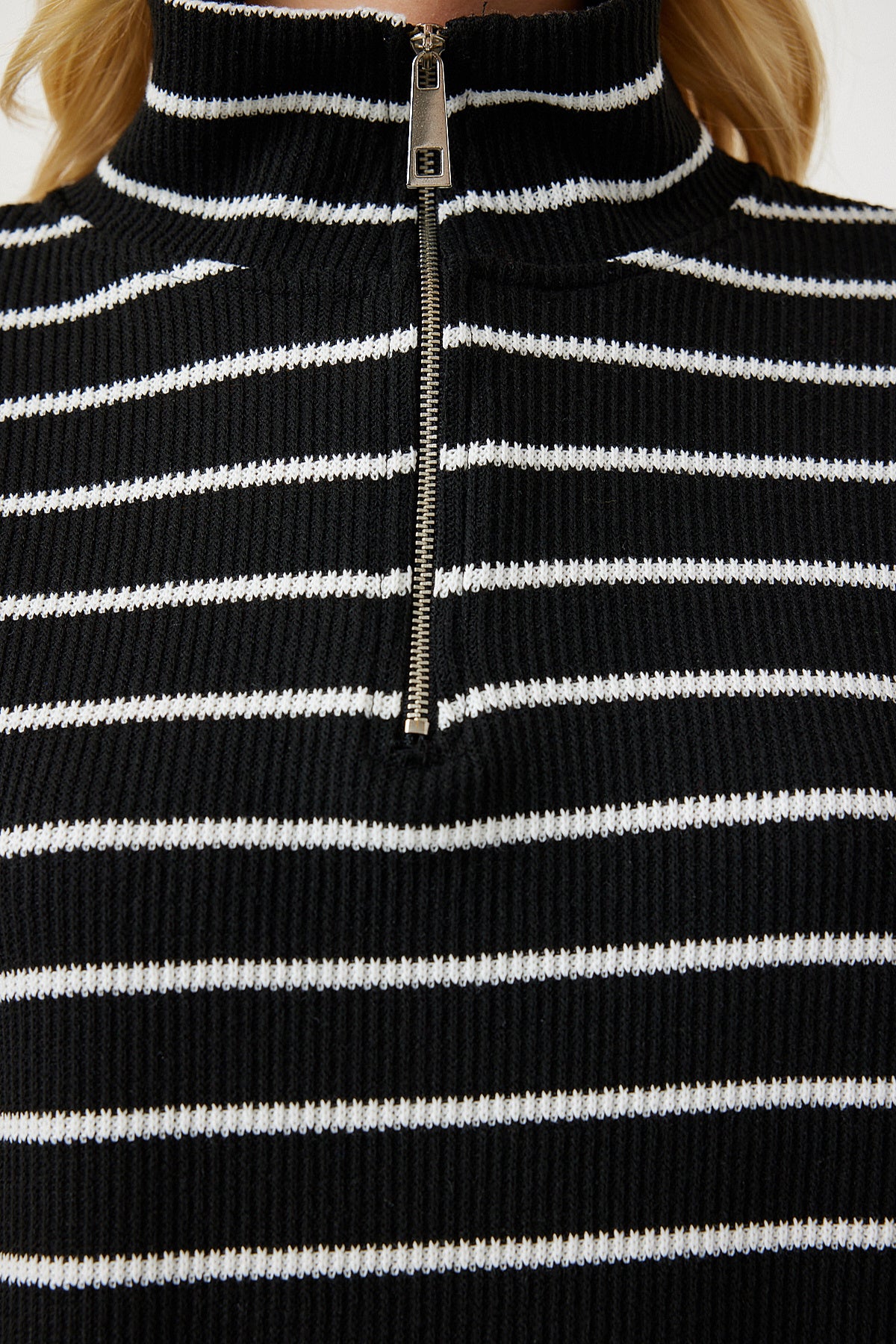 Siyah Çizgili Oversize Mevsimlik Triko Bluz UB00258
