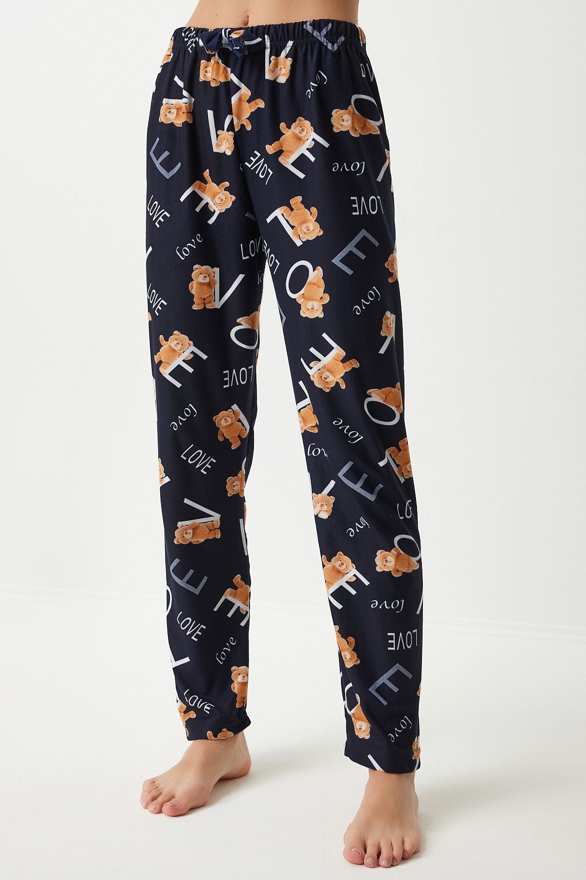 Canlı Siyah Desenli Yumuşak Dokulu Örme Pijama GF00002
