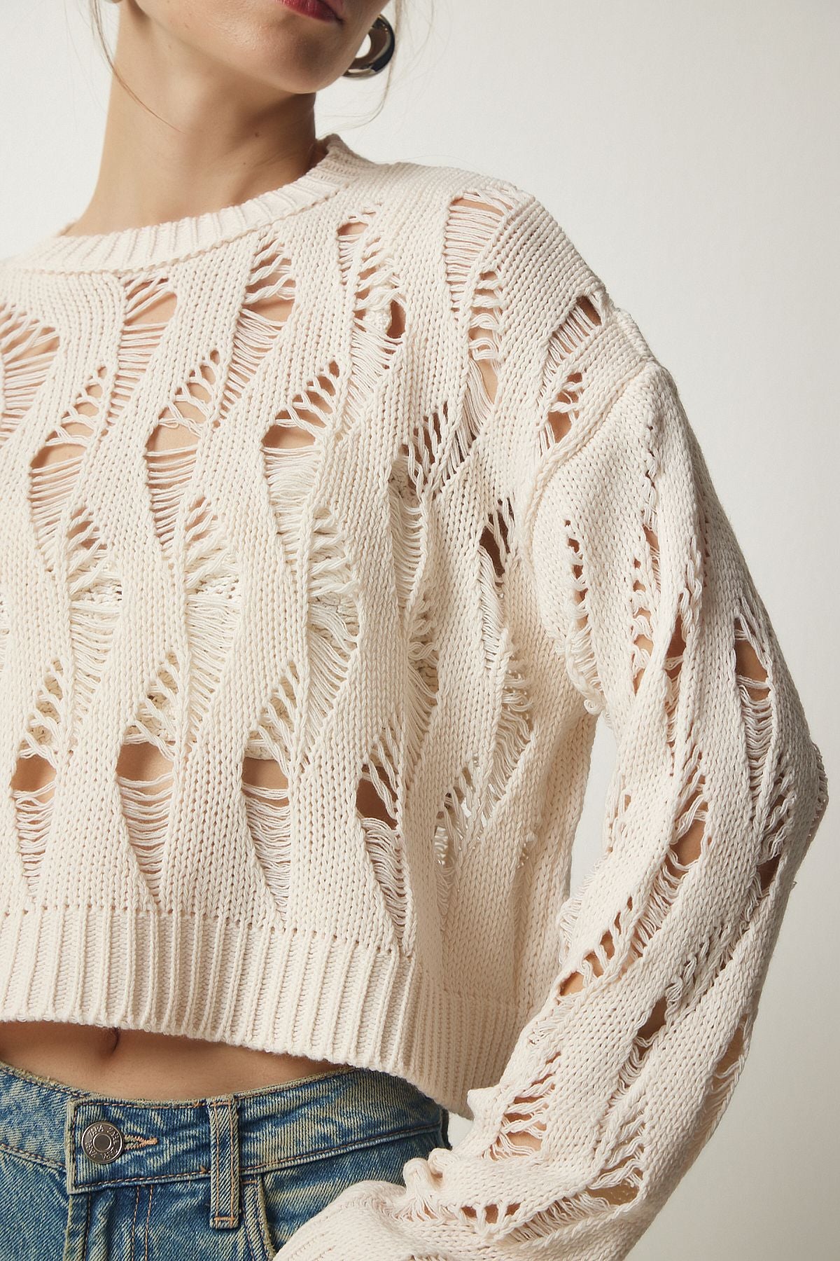 Krem Yırtık Detaylı Ajurlu Crop Triko BV00112
