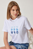 Beyaz Kalp Nakışlı Pamuklu T-Shirt MP00026