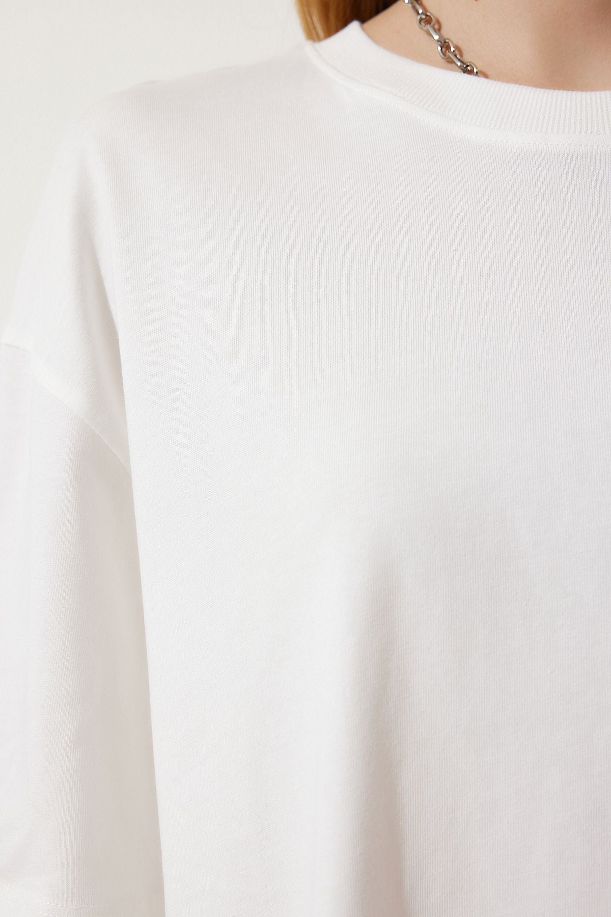 Kırık Beyaz Premium Bisiklet Yaka Oversize Örme T-Shirt AH00160