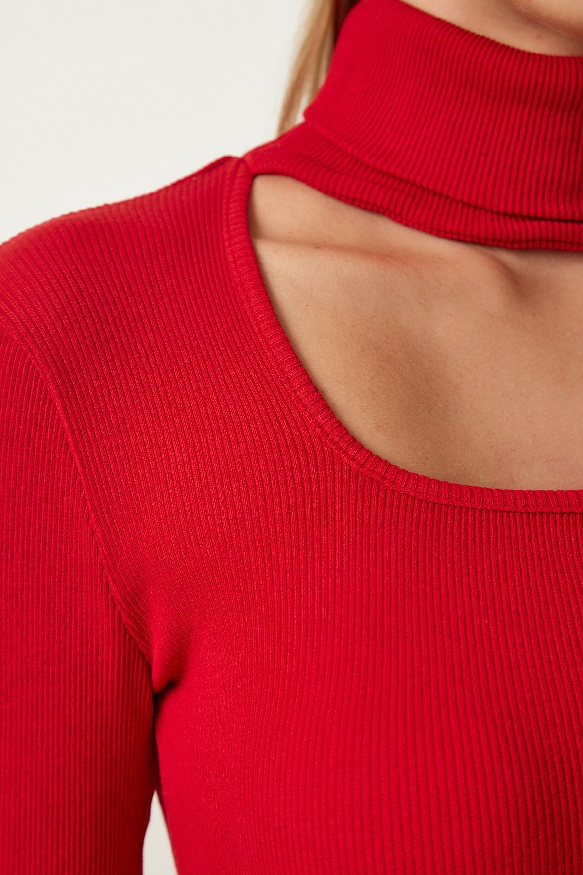 Kırmızı Cut Out Detaylı Balıkçı Yaka Fitilli Örme Bluz GT00228