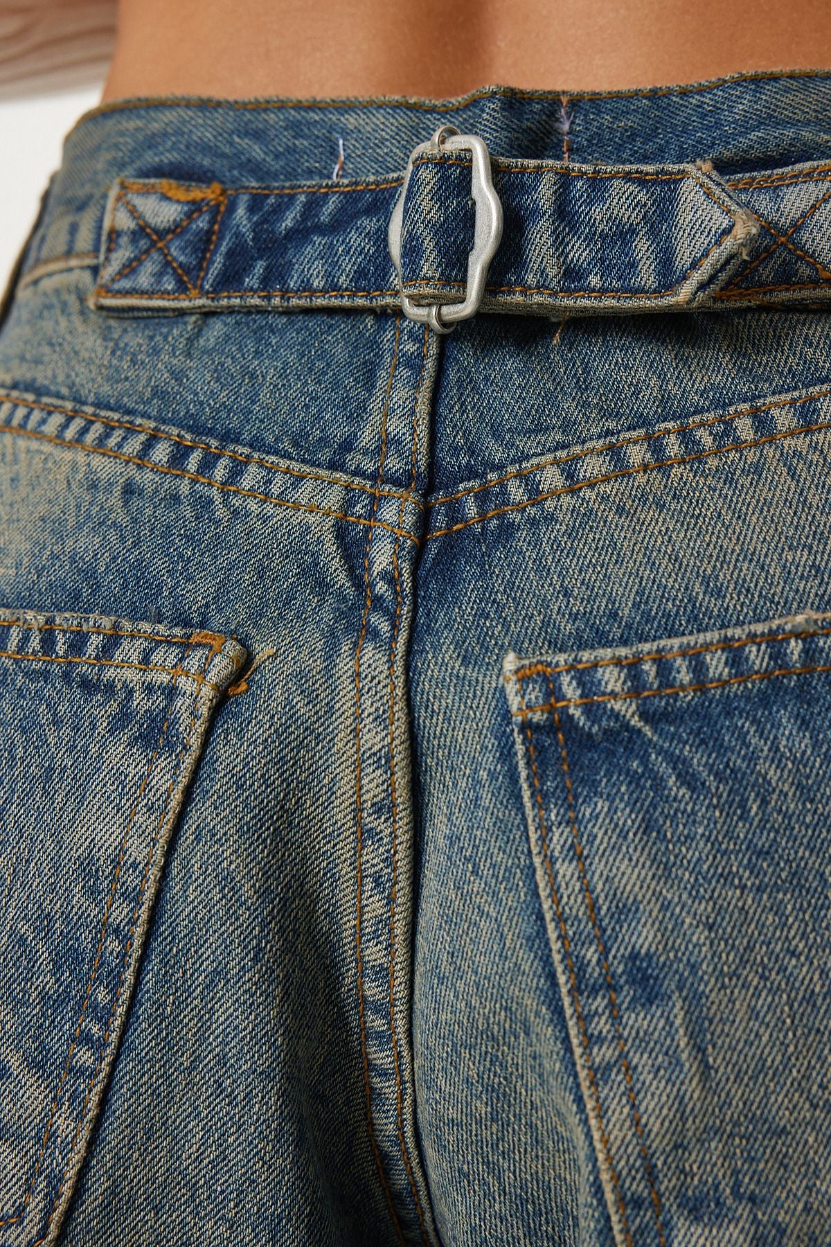 Mavi Yüksek Bel Soluk Efektli Baggy Jeans UT00027