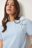 Gök Mavi Boncuklu Çiçek Detaylı Örme T-Shirt JH00051