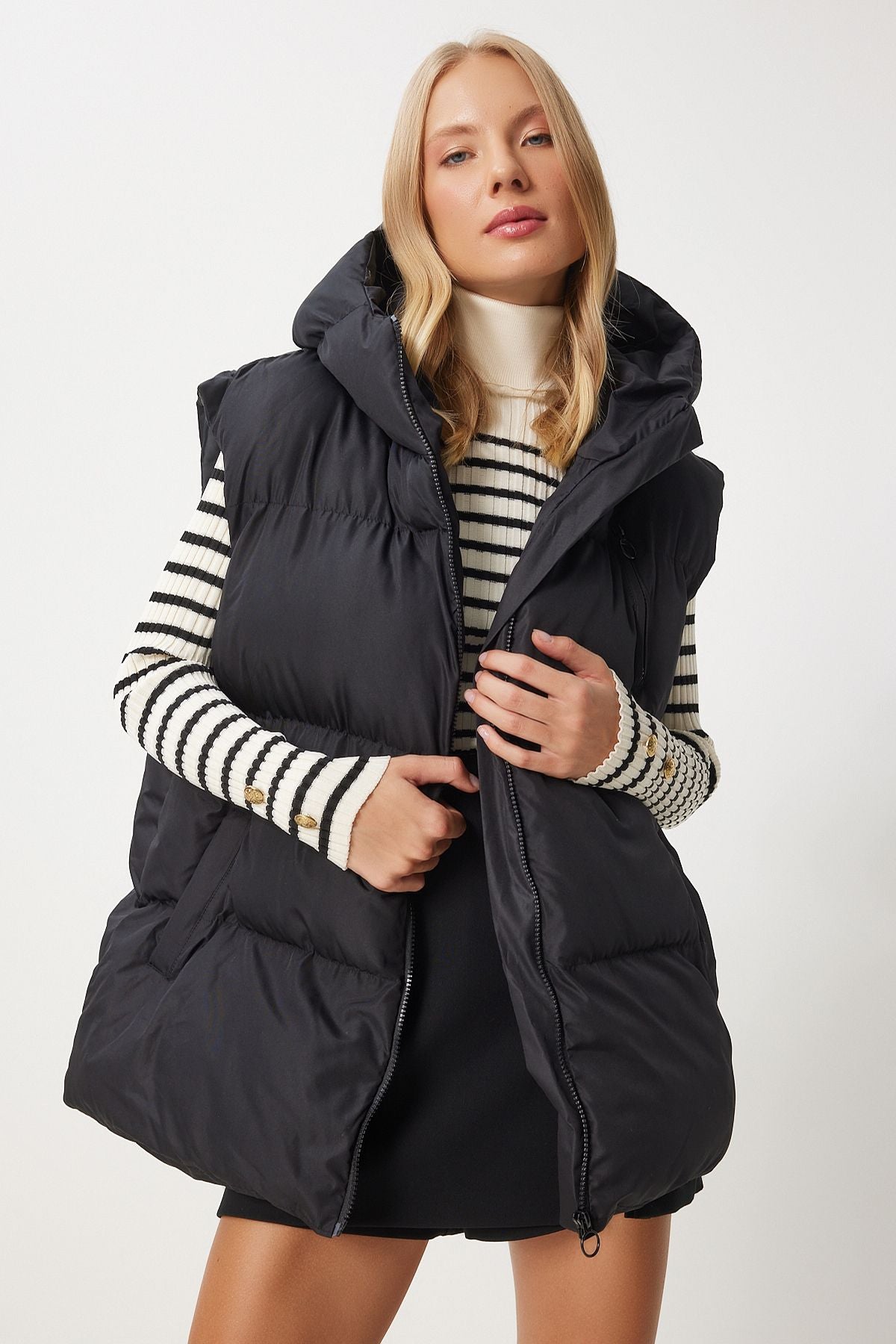 Siyah Kapüşonlu Oversize Şişme Yelek RV00055