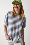 Gri Bisiklet Yaka Çizgili Oversize Örme T-Shirt EN00609