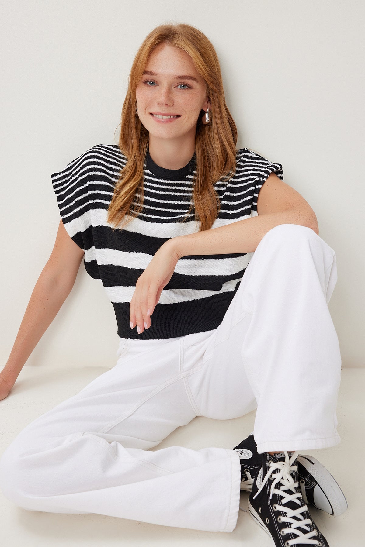 Siyah Beyaz Çizgili Crop Triko Bluz YY00264