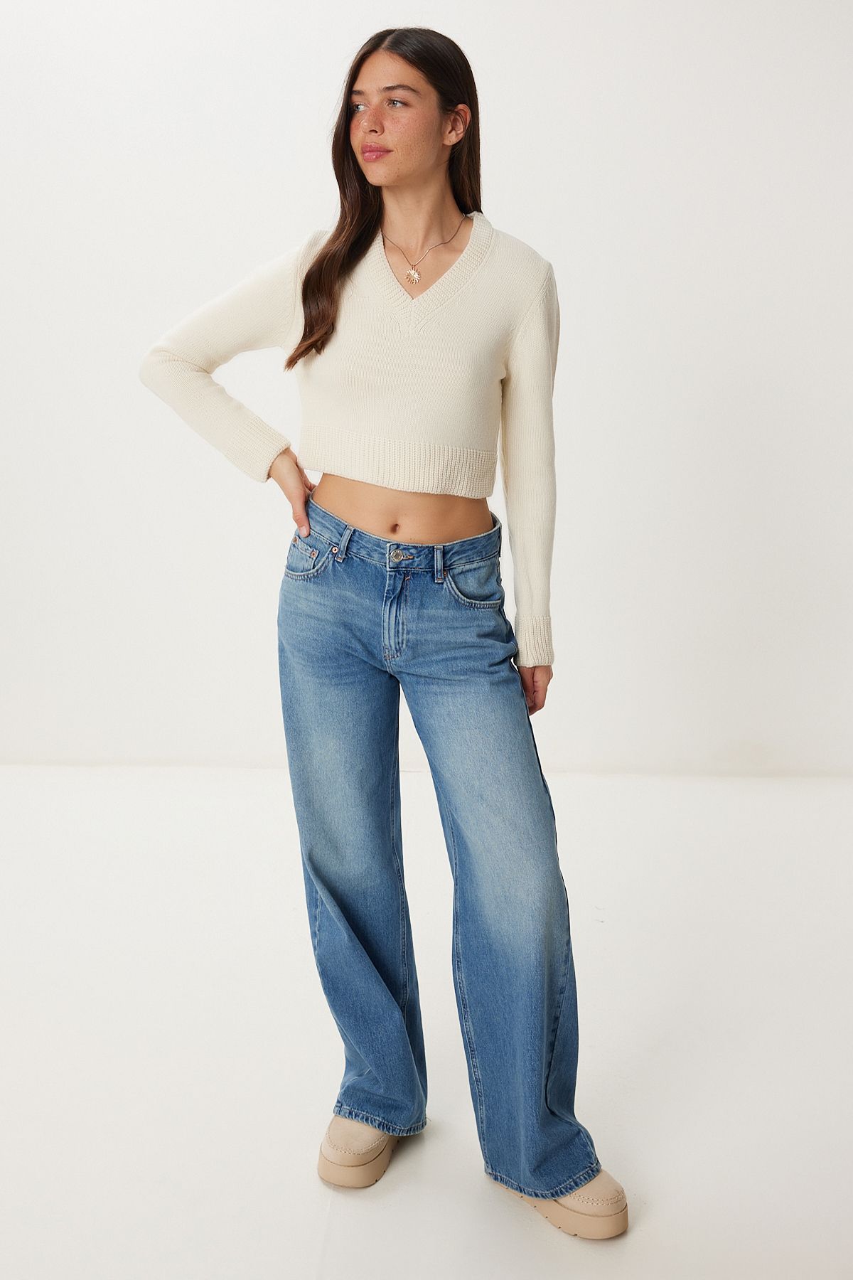 Krem V Yaka Crop Triko Kazak PF00040