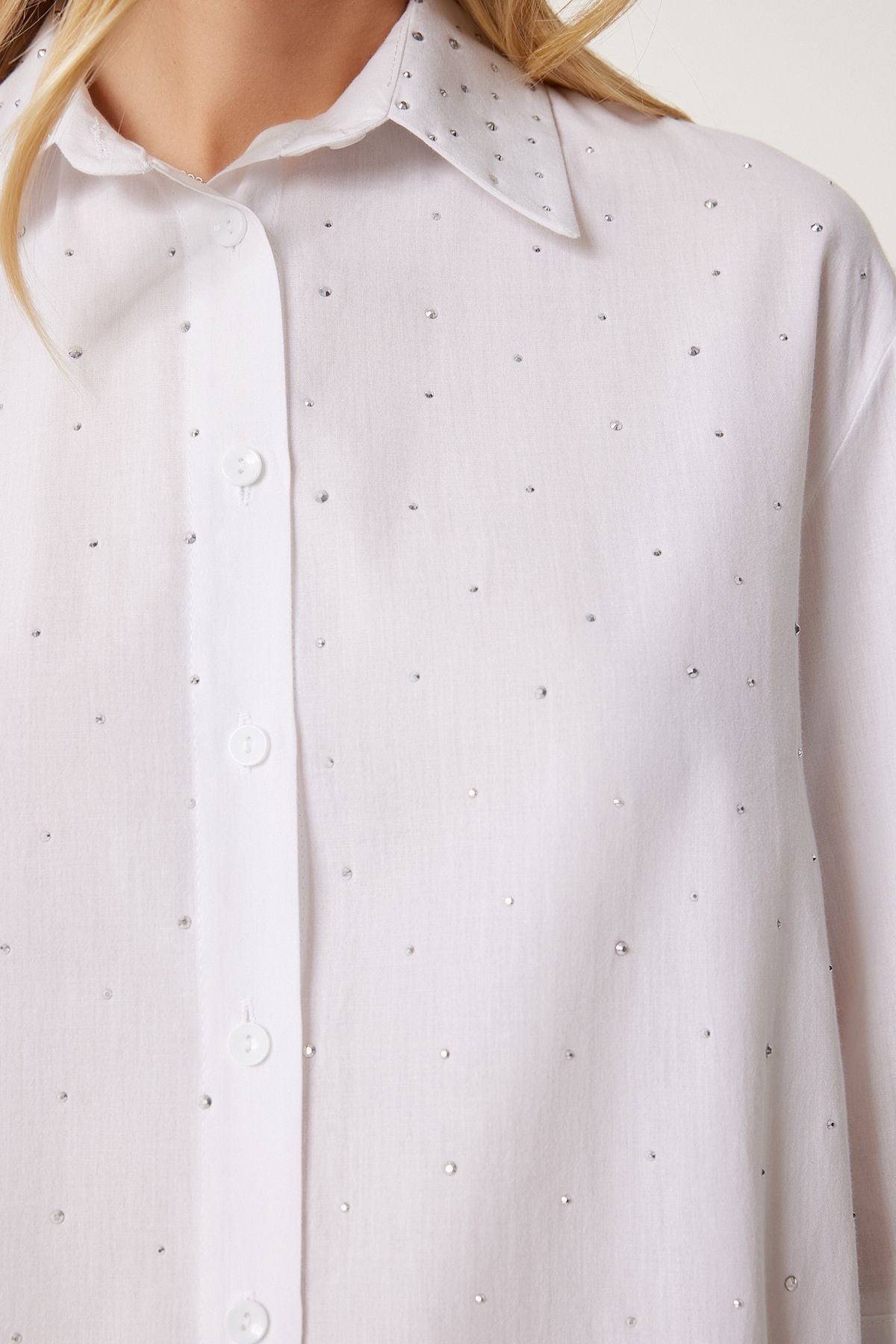Beyaz Taş Detaylı Poplin Gömlek DP00256