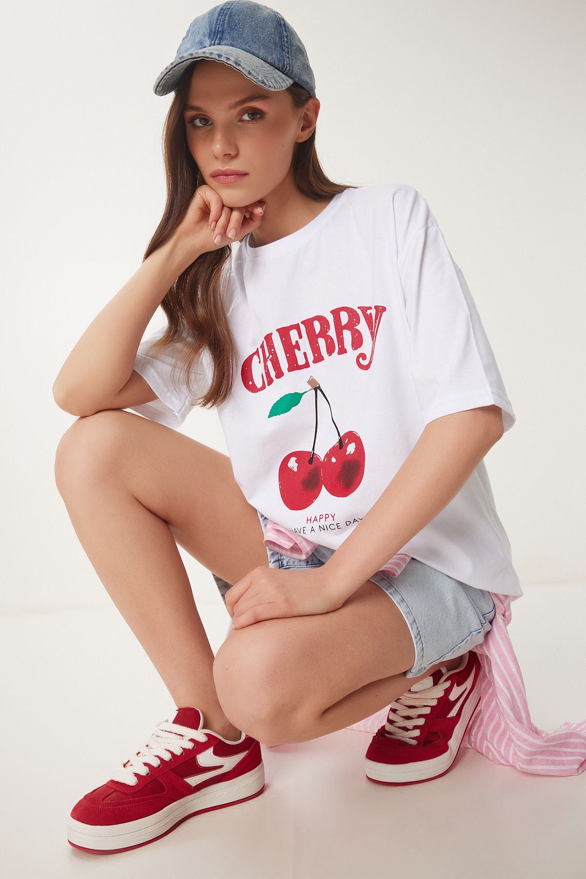 Beyaz Kiraz Baskılı Pamuklu Örme T-Shirt ZV00301