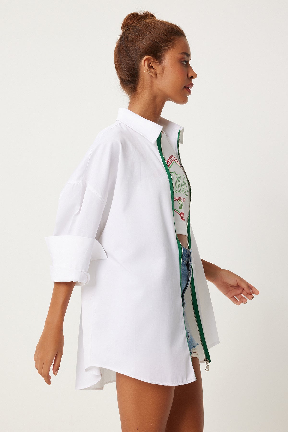 Beyaz Yeşil Kontrast Şeritli Fermuarlı Oversize Gömlek  FN03263