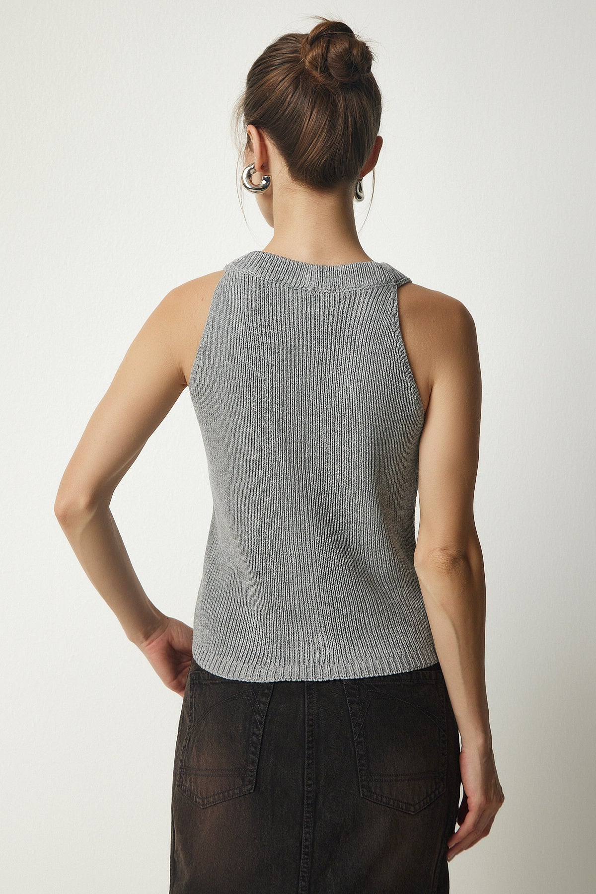 Gri Halter Yaka Düğmeli Triko Yelek  FN03118