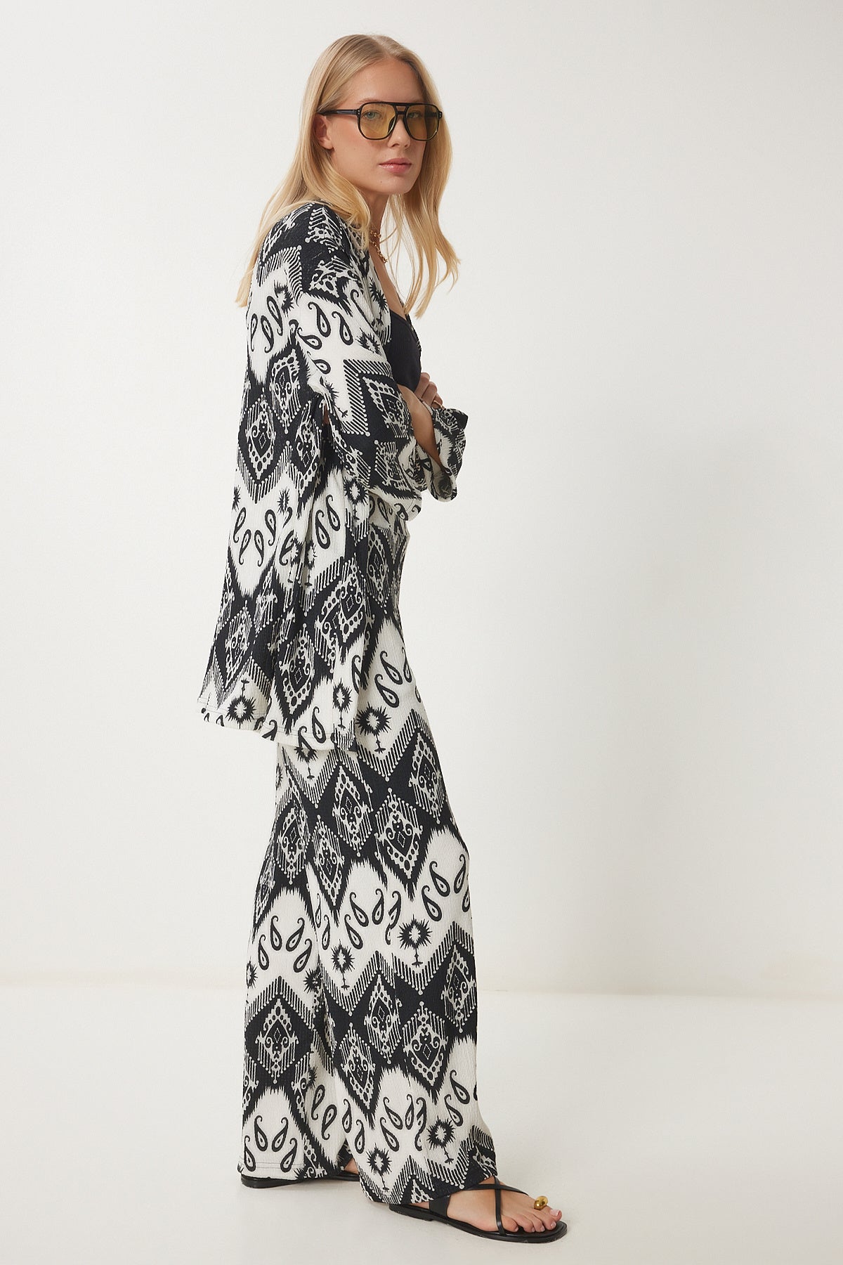 Siyah Beyaz Desenli Krinkıl Yazlık Kimono Pantolon Takım ZV00271