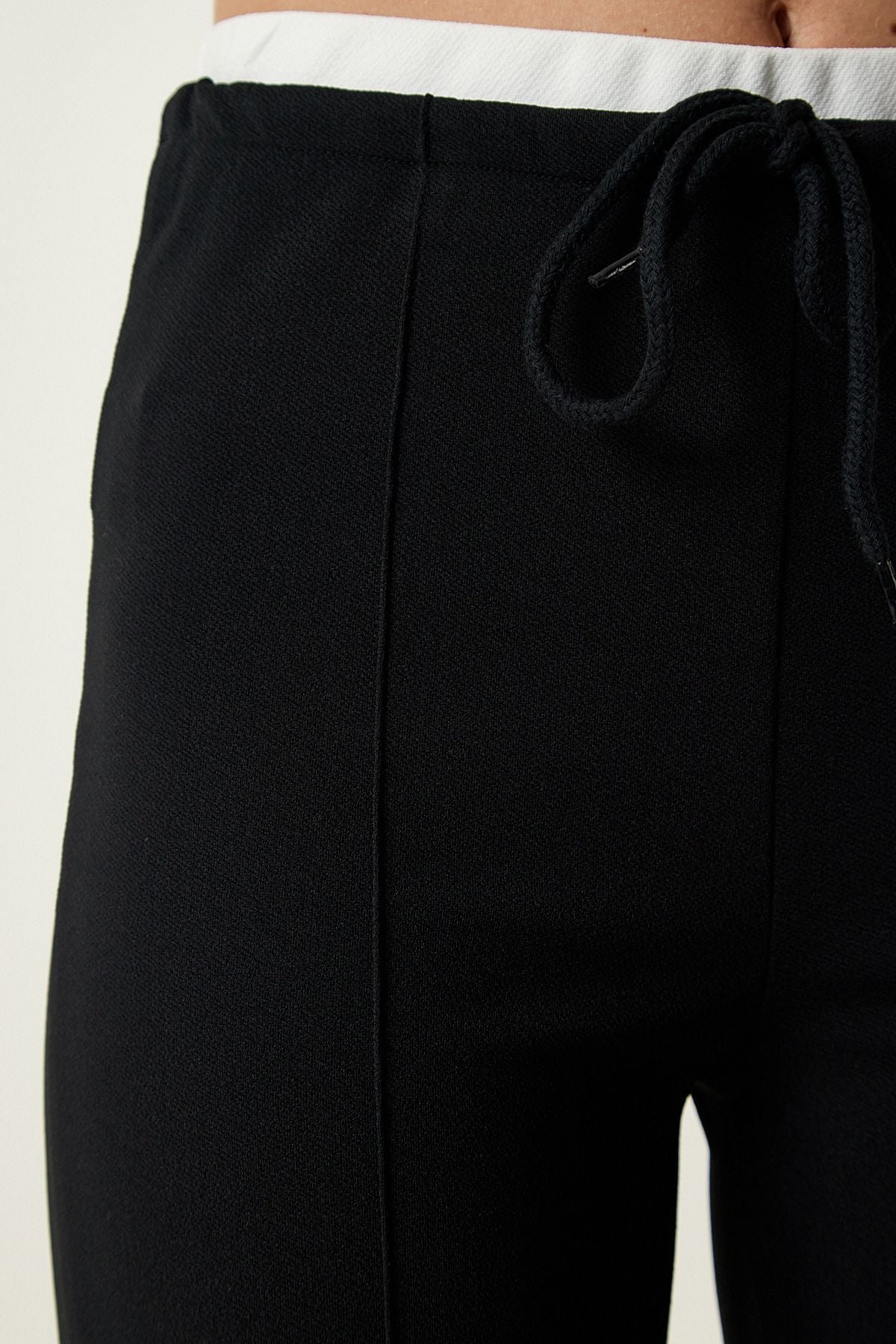 Siyah Bağlama Detaylı Örme Pantolon RV00157
