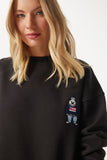 Siyah Nakışlı Armalı Şardonlu Oversize Sweatshirt NJ00160