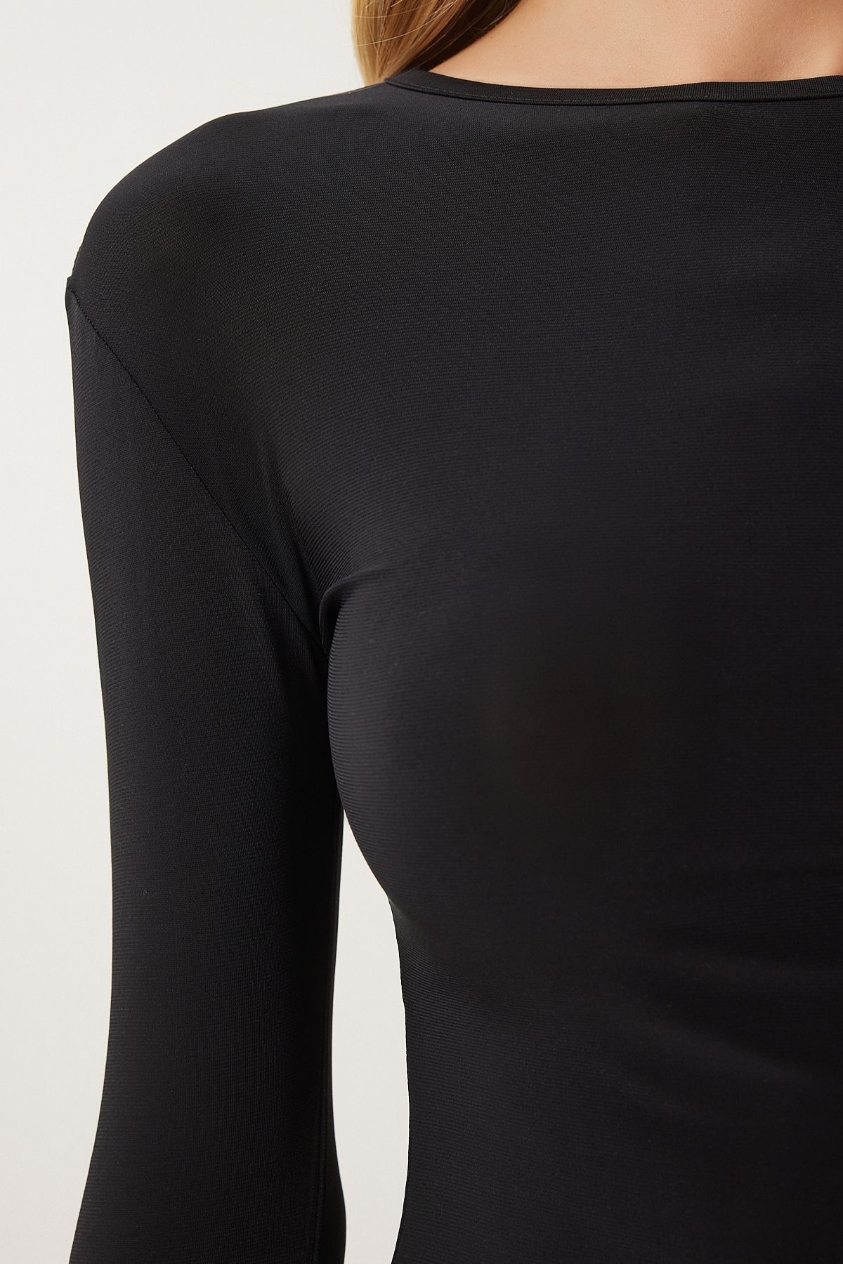 Siyah Bisiklet Yaka Crop Örme Bluz EN00631