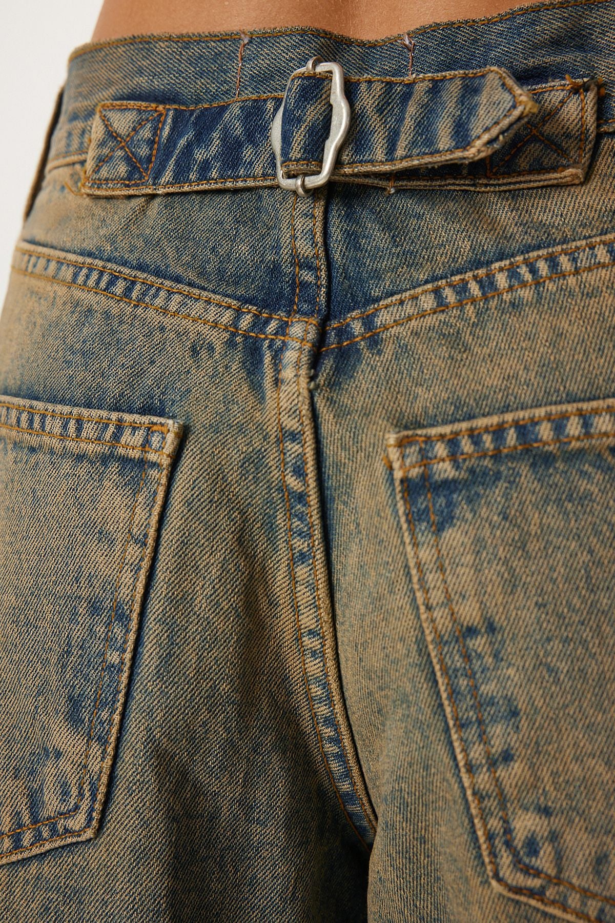 Koyu Mavi Yüksek Bel Soluk Efektli Baggy Jeans UT00027