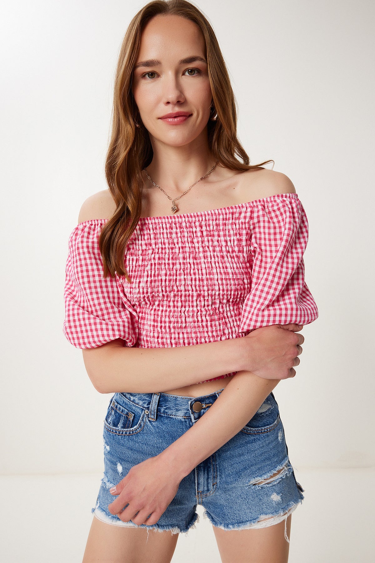Pembe Kareli Carmen Yaka Esnek Crop Keten Bluz TP00079