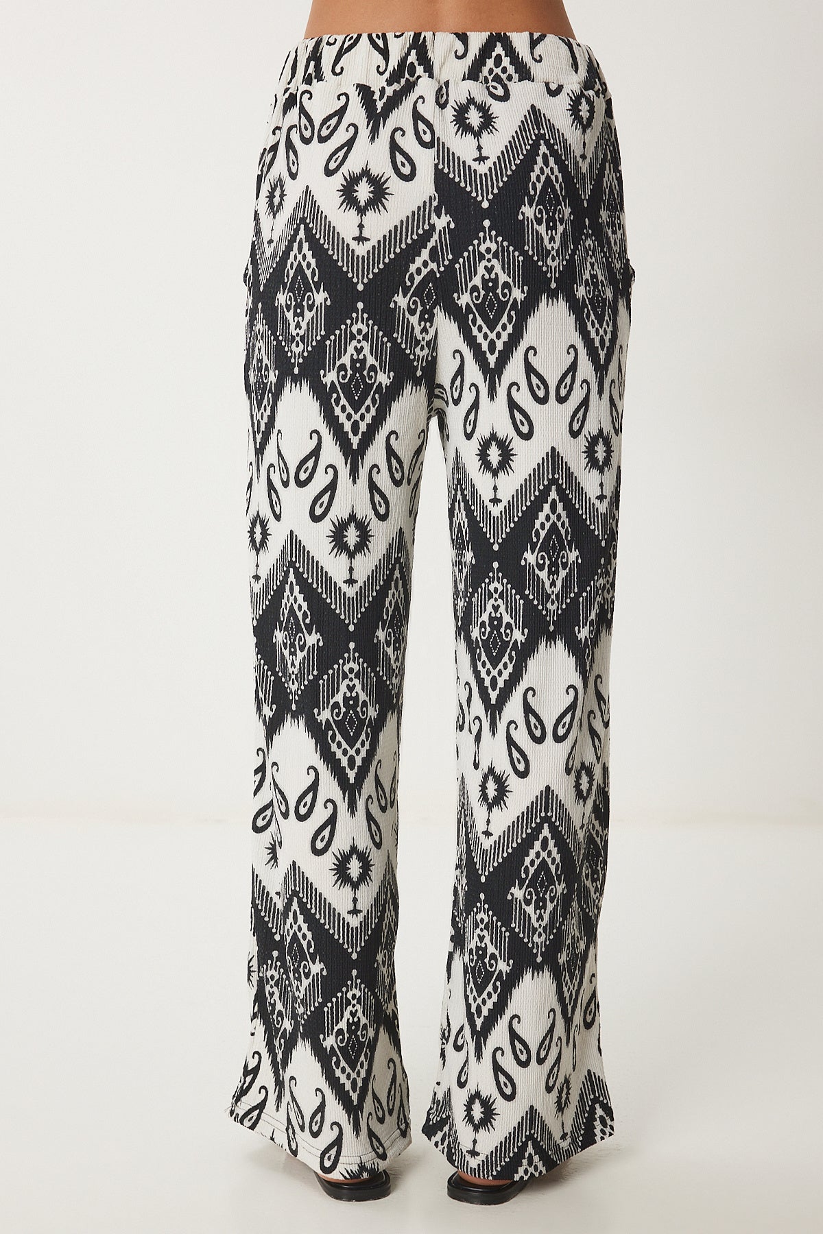 Siyah Beyaz Desenli Krinkıl Yazlık Kimono Pantolon Takım ZV00271