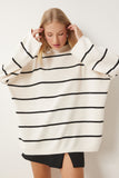Krem Çizgili Oversize Uzun Triko Kazak YY00087