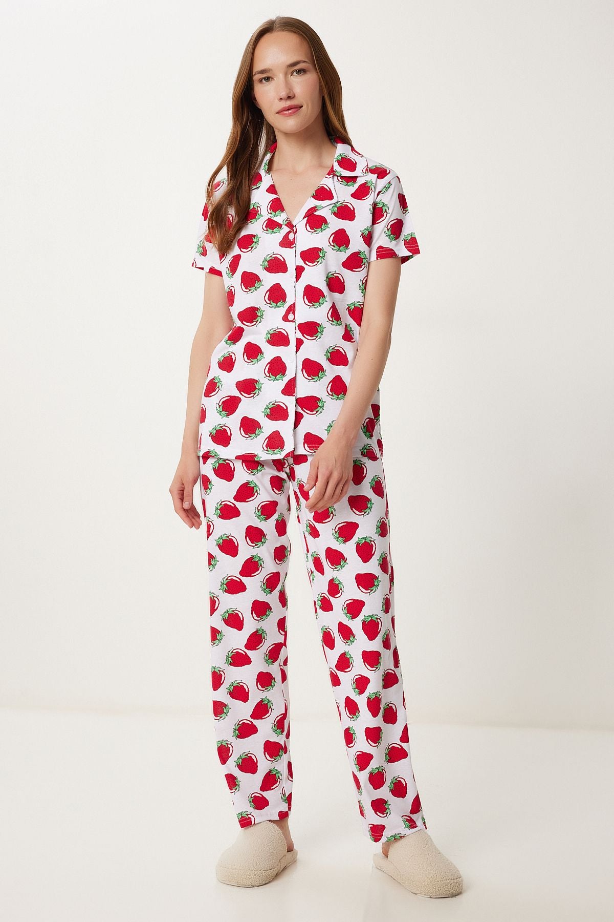 Beyaz Kırmızı Desenli Gömlek Alt Örme Pijama Takımı FP00010