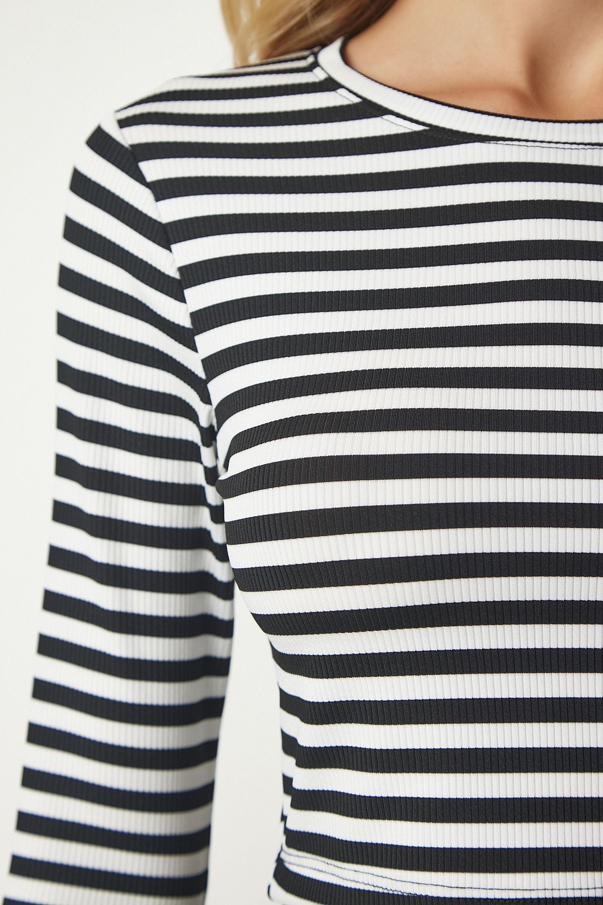 Siyah Beyaz Çizgili Kaşkorse Crop Bluz MC00229