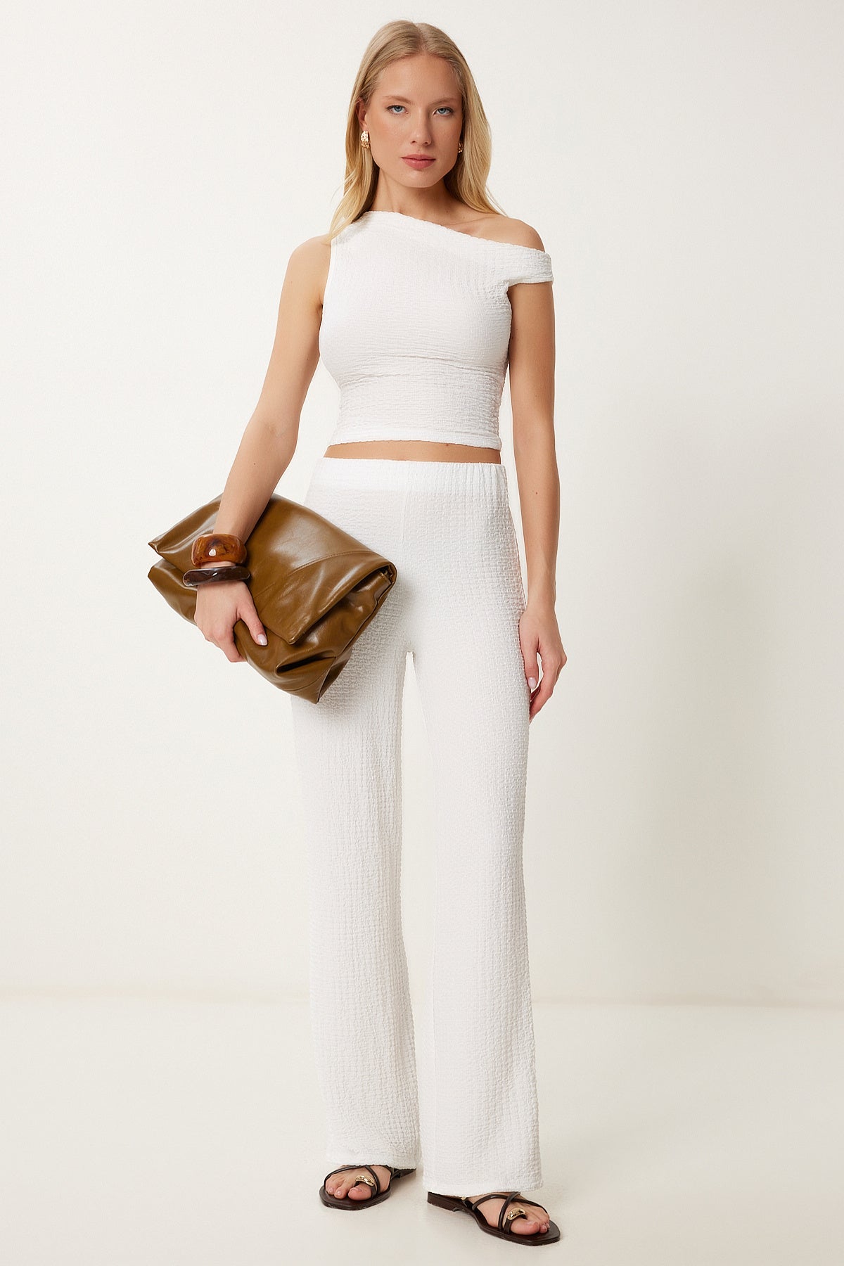 Beyaz Dokulu Yazlık Bluz Pantolon Takım FW00009