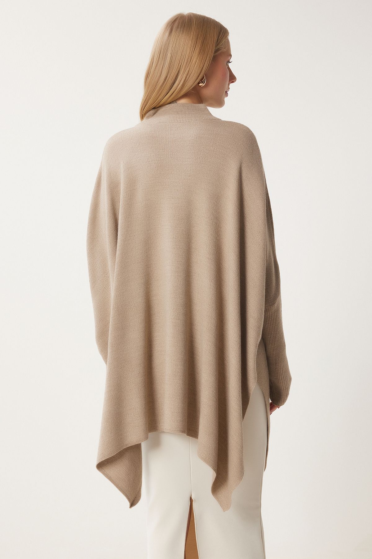 Bej Yandan Yırtmaçlı Oversize Panço Kazak YY00005