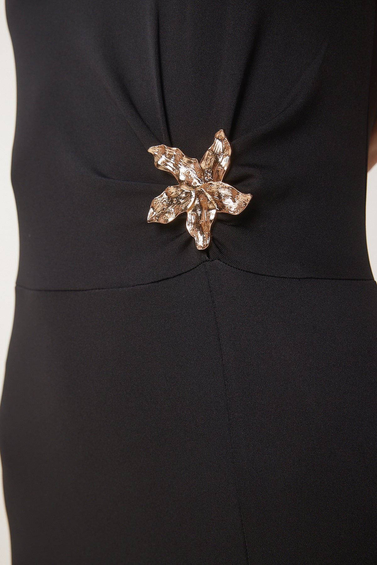 Siyah Gold Tokalı Midi Sandy Elbise KH00097
