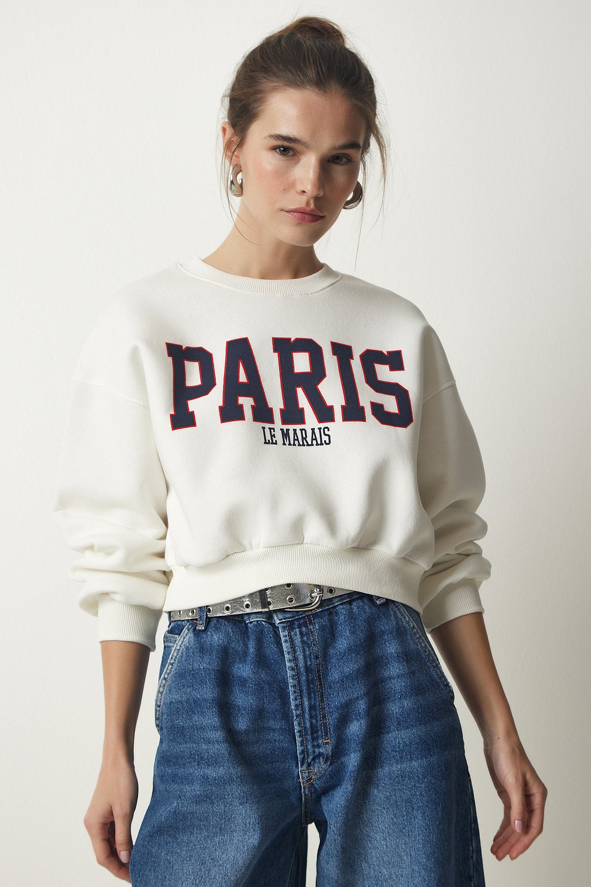 Ekru Baskılı Şardonlu Crop Örme Sweatshirt HF00444