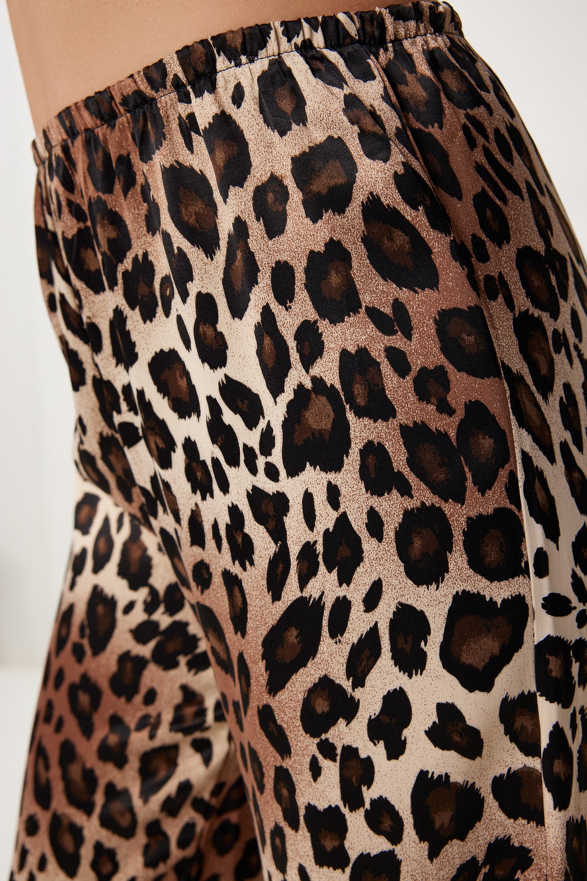 Siyah Kahverengi Leopar Desenli Saten Pantolon US00967
