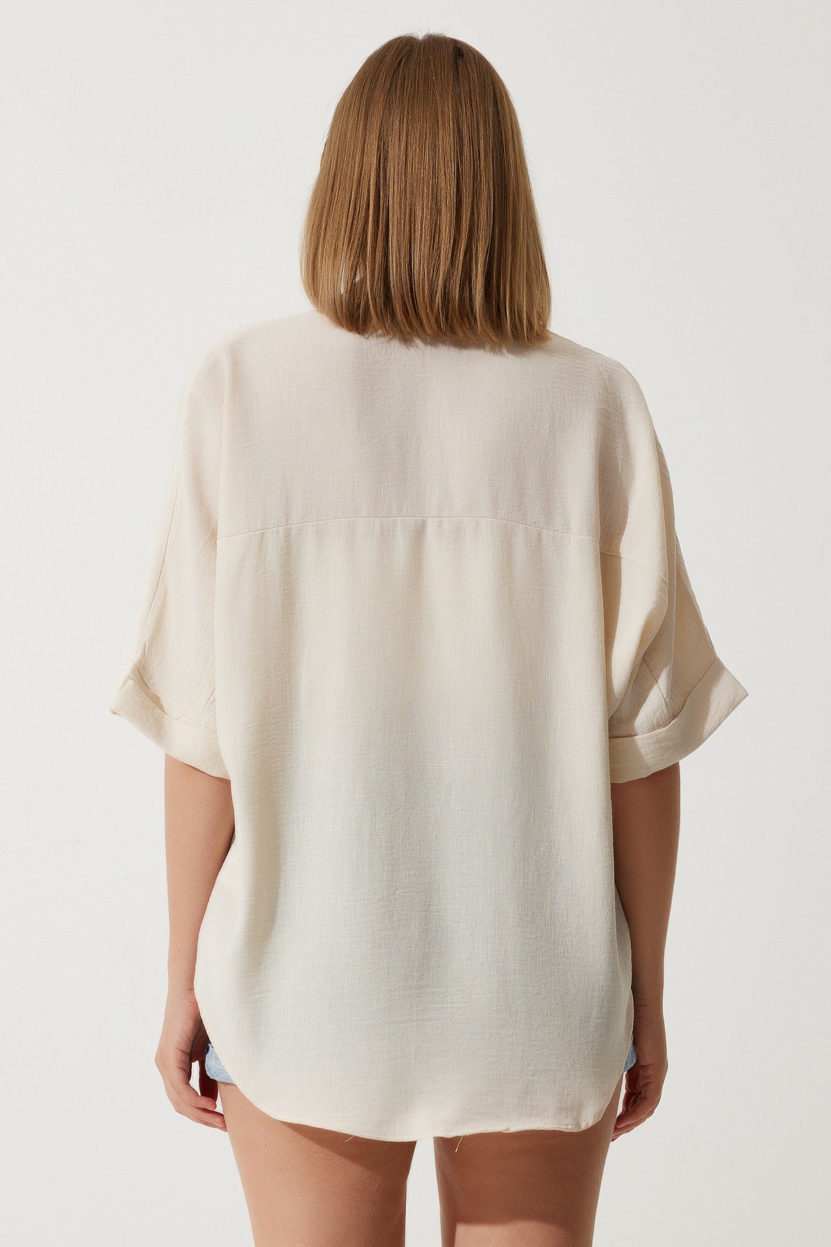 Krem Nakışlı Cepli Oversize Keten Ayrobin Gömlek RG00031