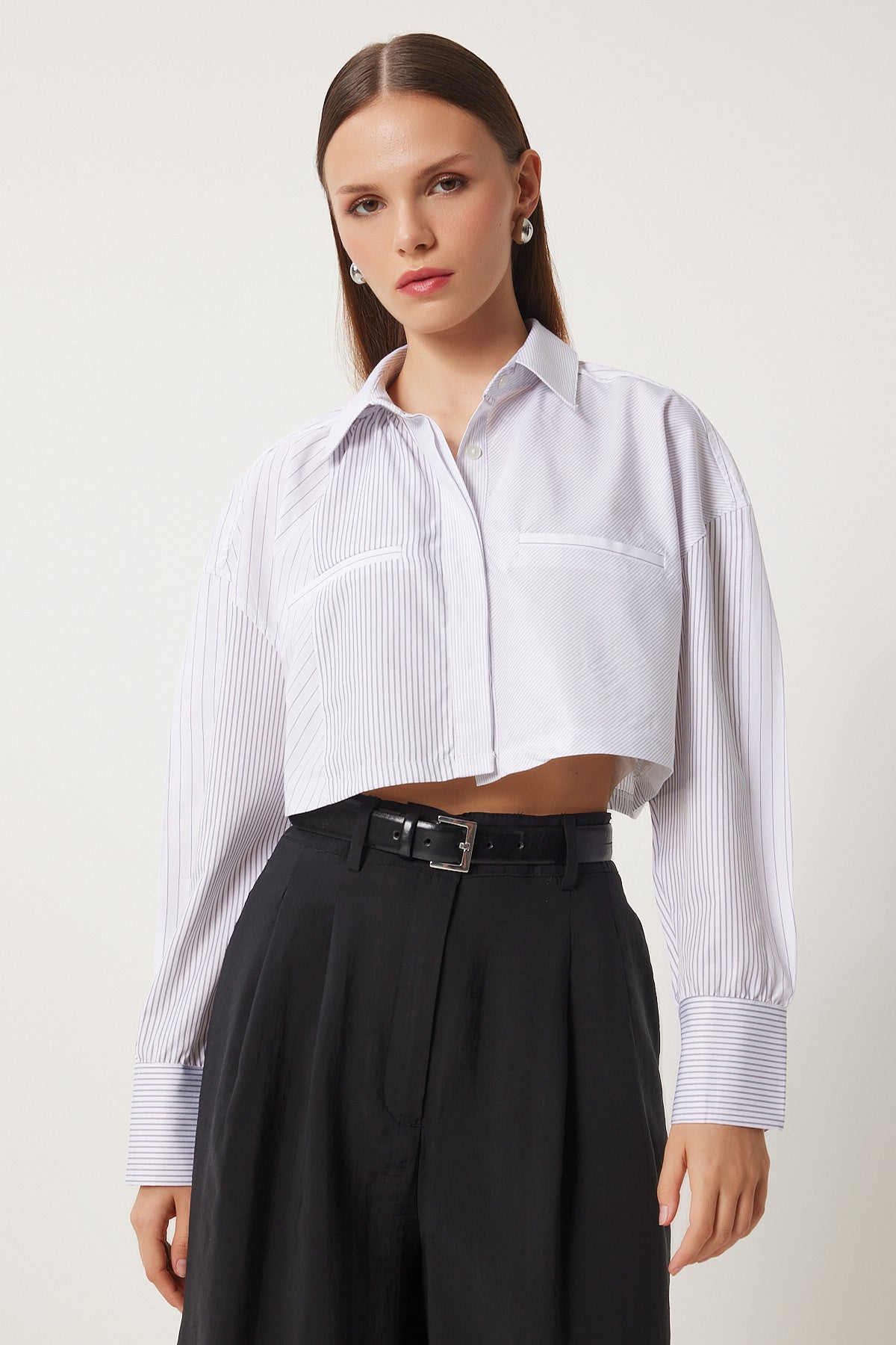 Beyaz İnce Çizgili Crop Poplin Gömlek FN03137