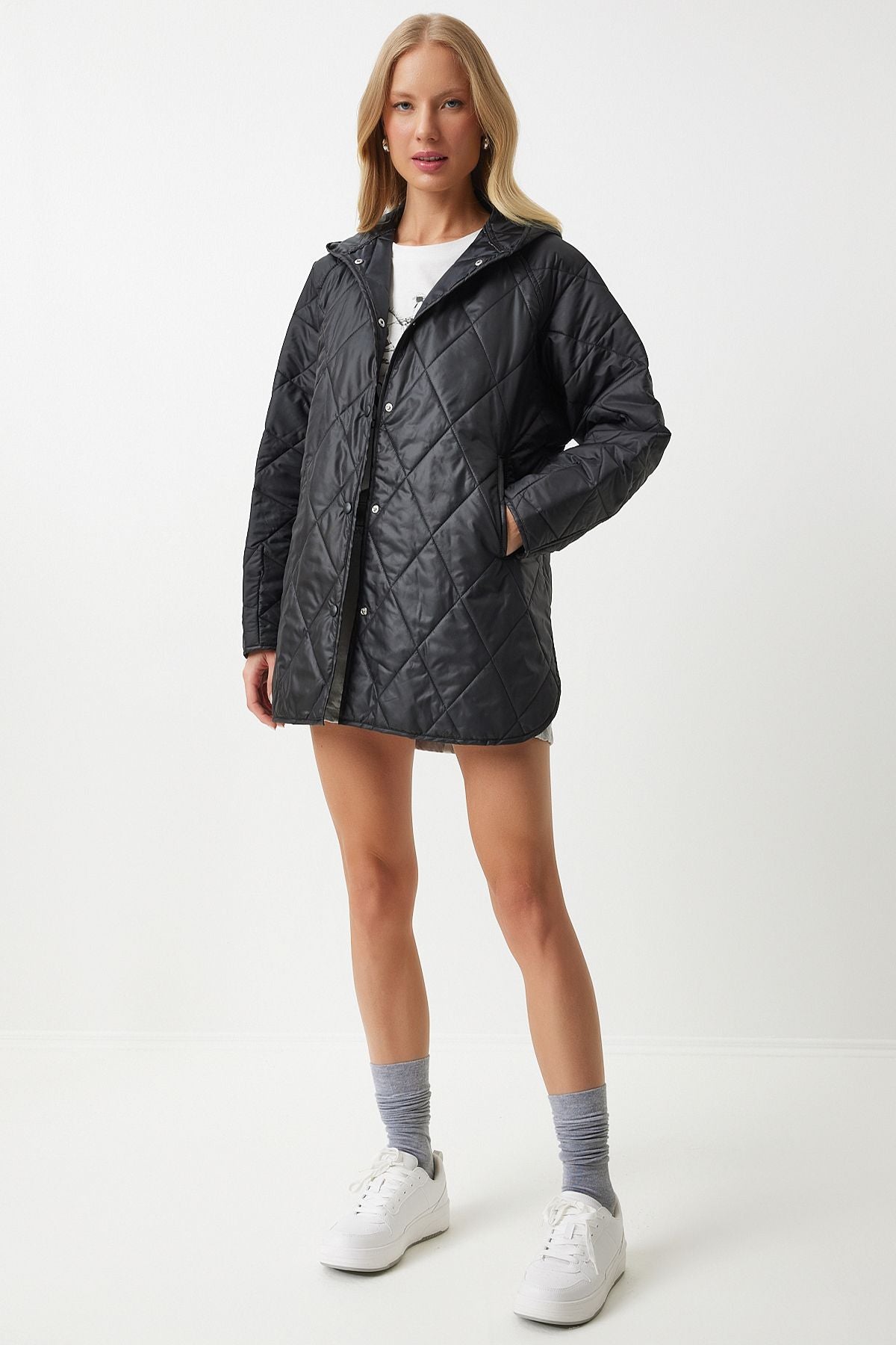 Siyah Kapüşonlu Kapitone Oversize Mont  FN02905