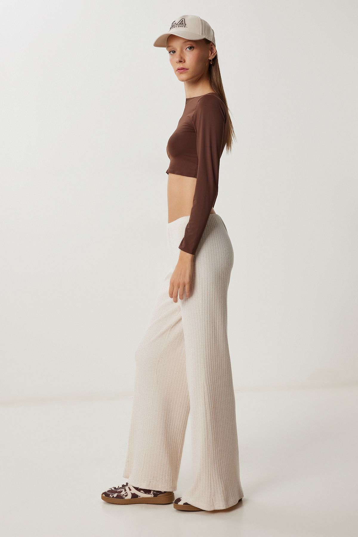 Krem Geniş Paça Fitilli Triko Pantolon UB00475