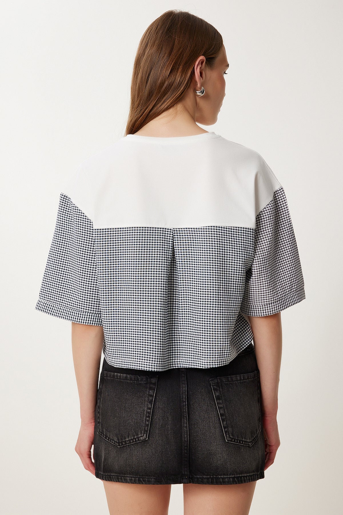 Beyaz Siyah Kareli Örme Crop T-Shirt TP00088