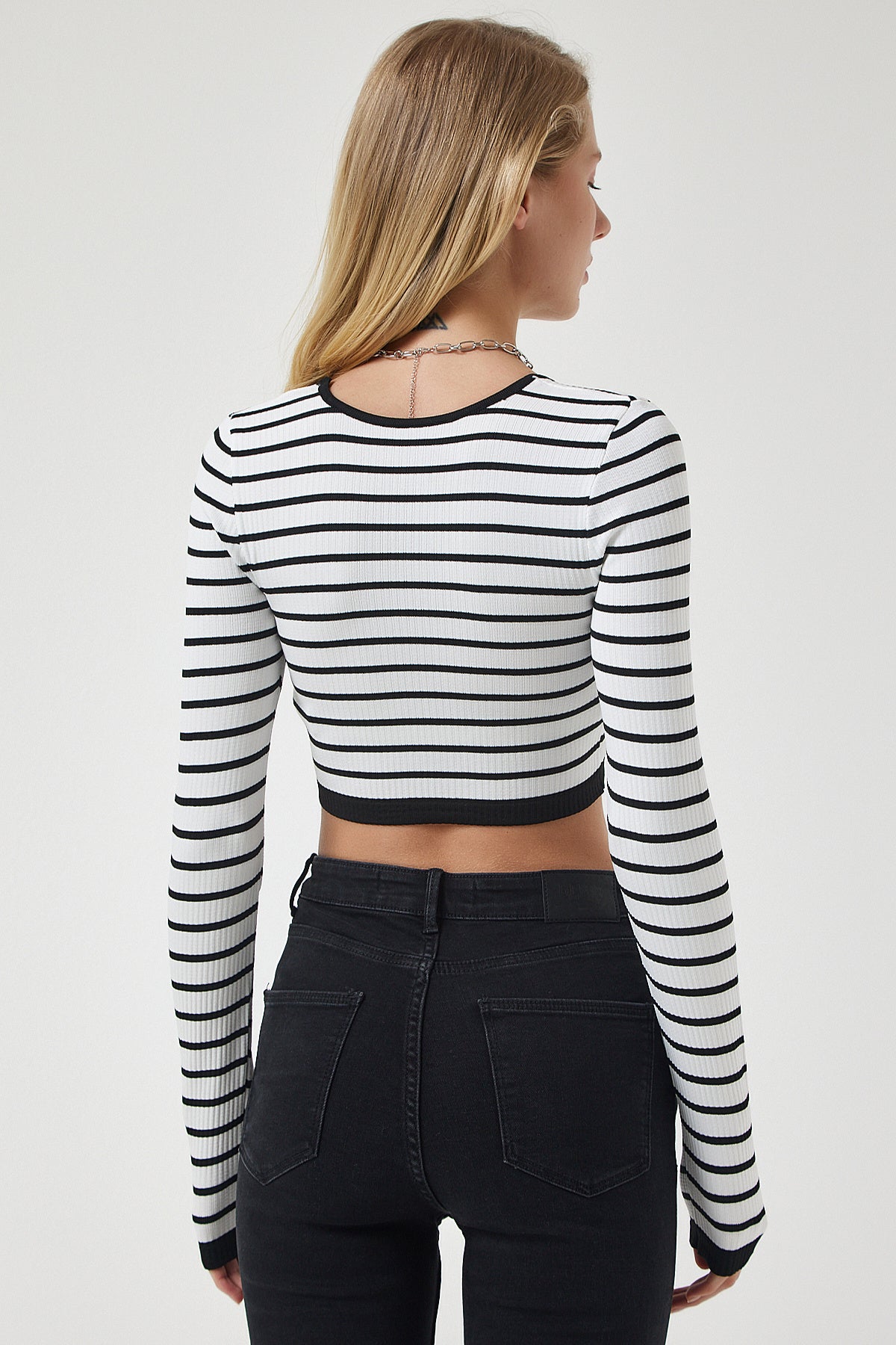 Beyaz Çizgili Fitilli Crop Triko Bluz PF00067
