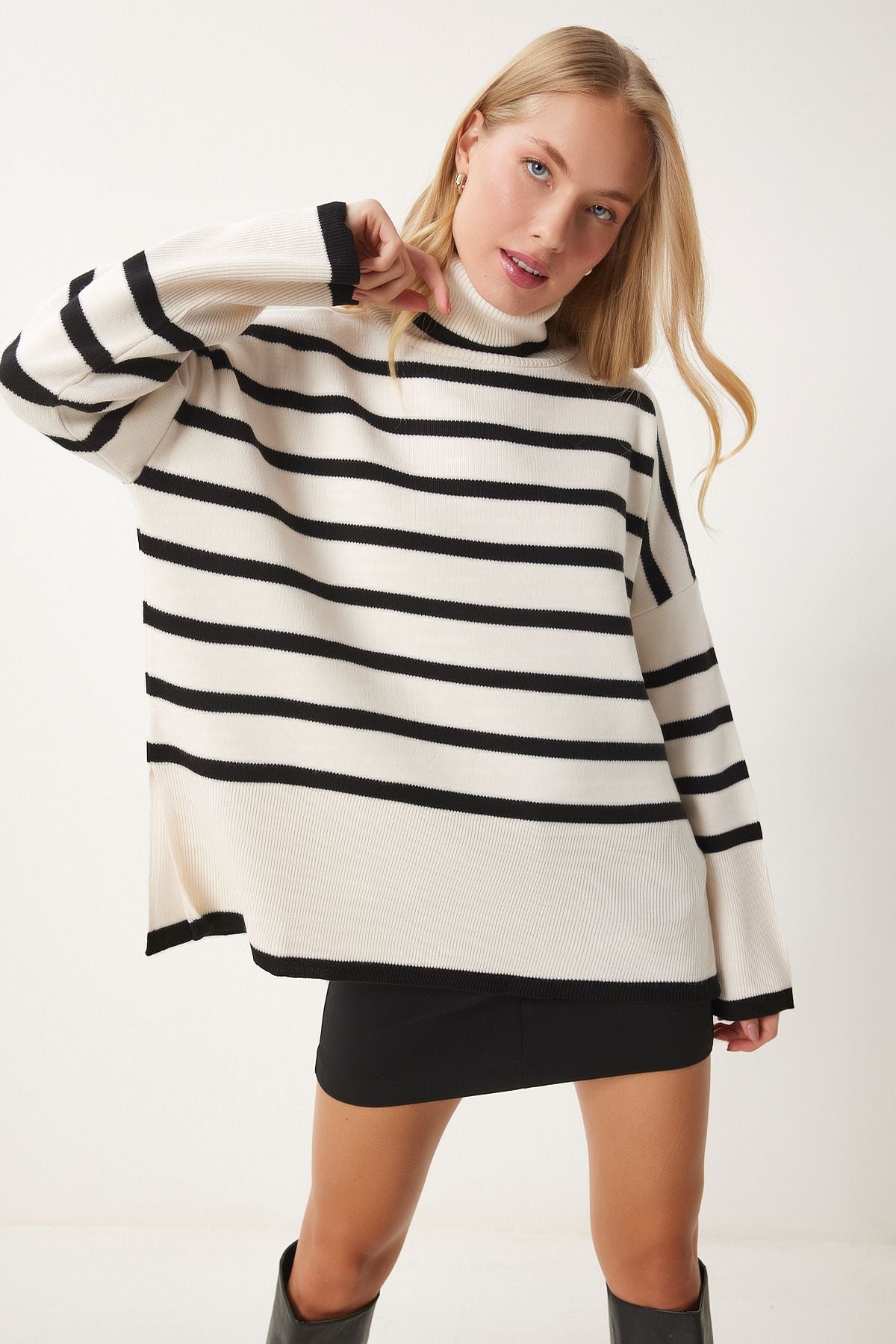 Ekru Siyah Çizgili Oversize Triko Kazak BV00122
